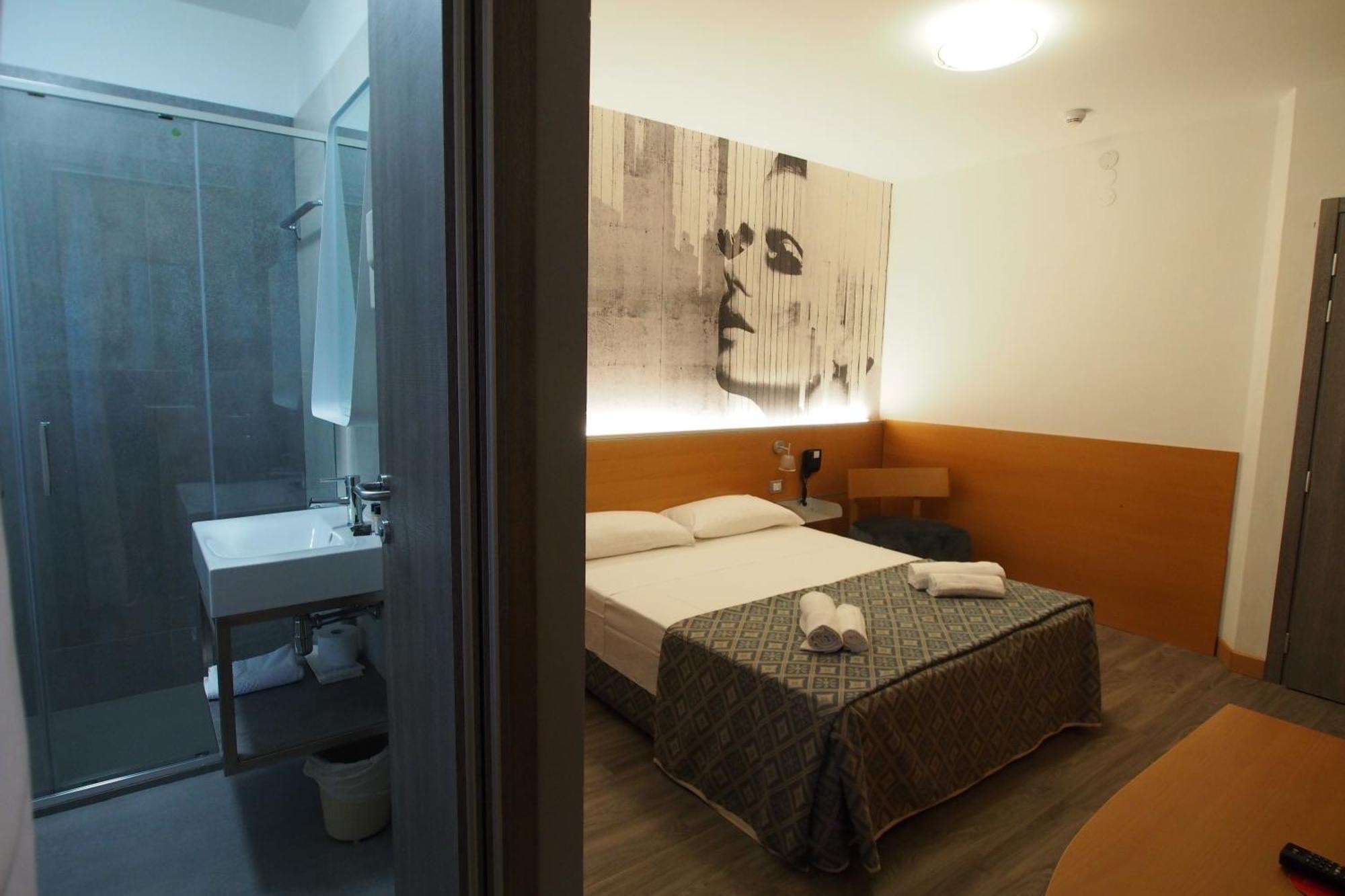 Double or Twin Room,405145203:JPEG